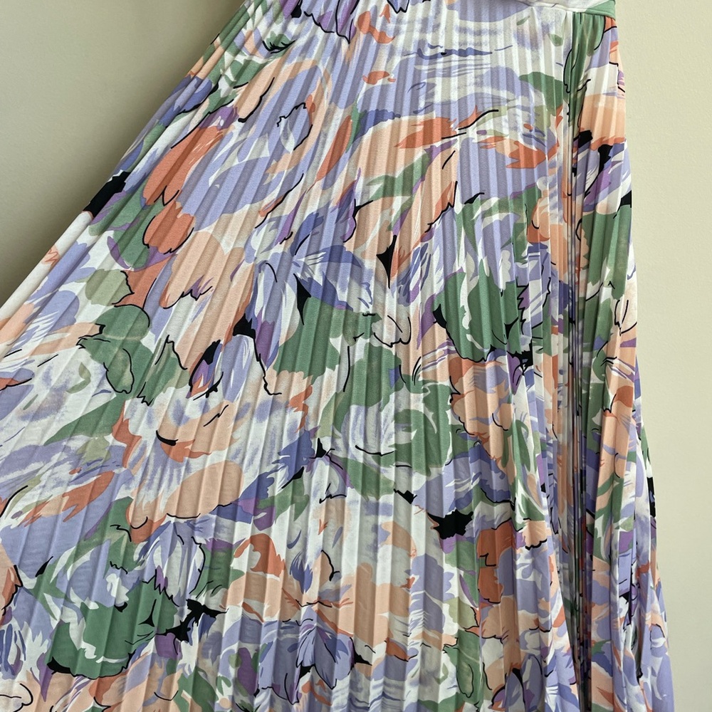 ASTR The Label Blythe Floral Plisse Midi Dress Coral Multi - Picture 8 of 15